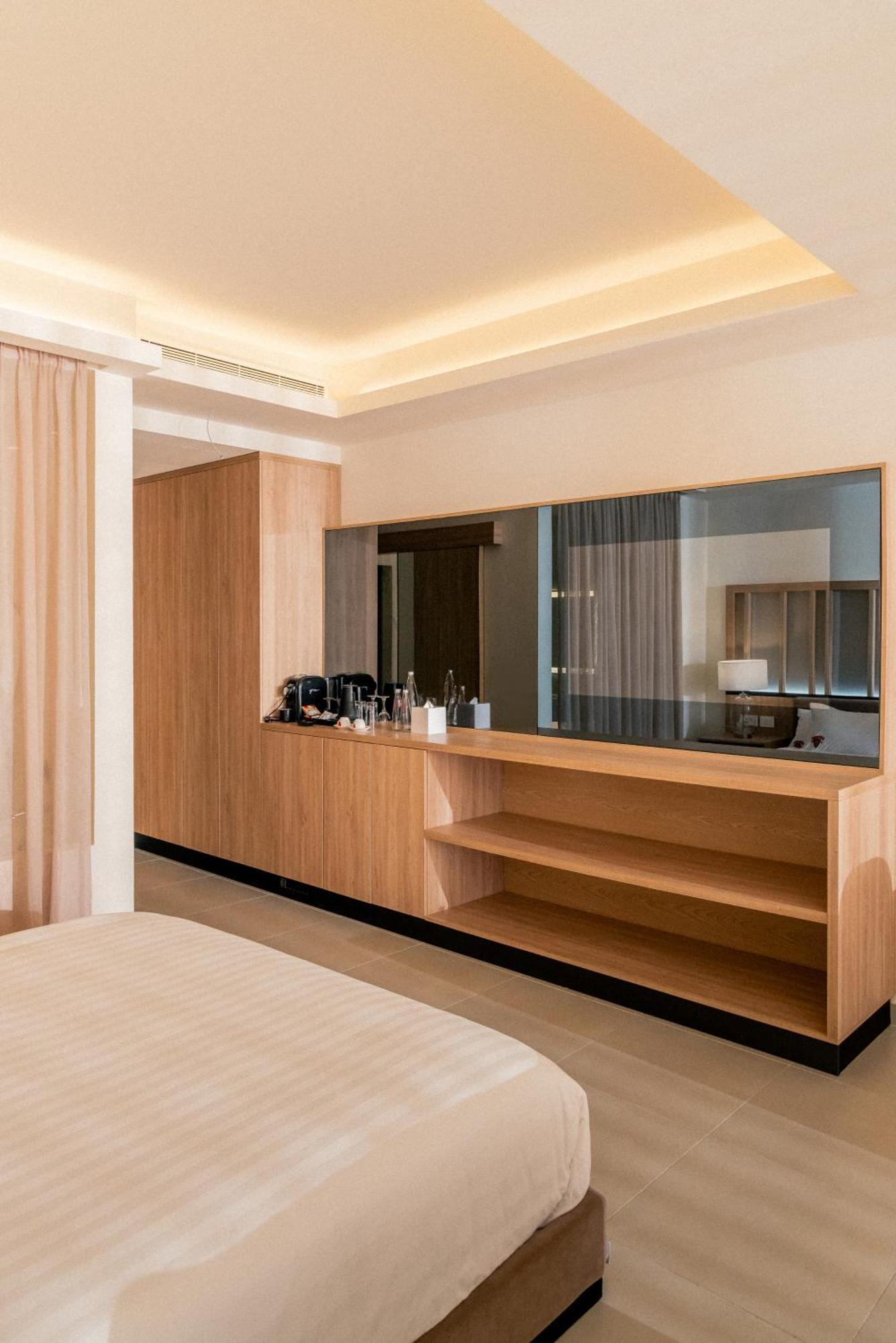Hotel Saint Georges Beirut Al Marfa' Exterior photo
